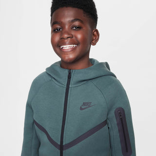 NIKE FELPA TECH  CON CAPPUCCIO E LOGO UNISEX JR HV5867 338