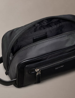 CALVIN KLEIN BORSELLO RAISED CON LOGO  UOMO LV04D1279G UB1