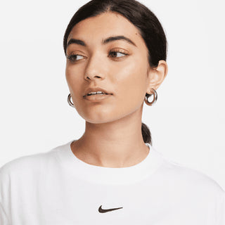 NIKE T-SHIRT ESSENTIAL C/LOGO DONNA FD4149 100