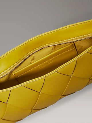 CALVIN KLEIN BORSA A TRACOLLA REGOLABILE WOVEN CON DETTAGLI IN RILIEVO K612992 M1E