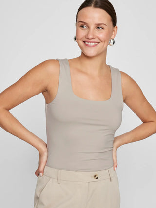 VILA T-SHIRT KENZA SMANICATA CON SCOLLO A U 14089092 SVG