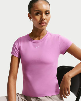 NIKE T-SHIRT SPORTSWEAR MODELLO CROP CON LOGO PICCOLO FV5508 504