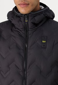 BLAUER PIUMINO PIER CON CAPPUCCIO UOMO BLUC03125 006952 999