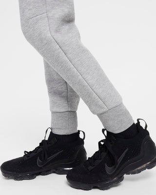 NIKE PANTALONE IN FLEECE CON LOGO JR HV8698 063