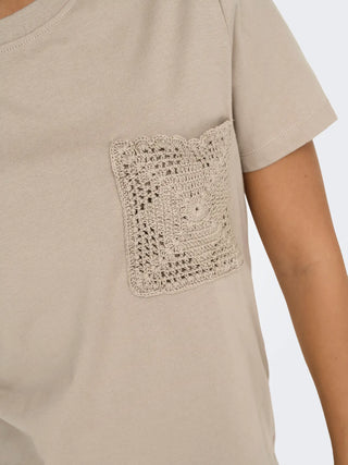 JACQUELINE DE YONG T-SHIRT ELMA CON TASCHINO IN CROCHET 15322073 CTG