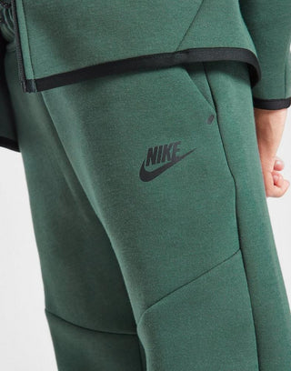 NIKE PANTALONE TECH CON LOGO JR HV5869 338