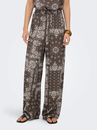ONLY KAVI PANTALONI WIDE CON STAMPA BANDANA 15373641 CCM