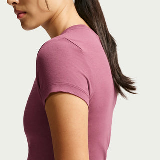 NIKE T-SHIRT SPORTSWEAR MODELLO CROP CON LOGO PICCOLO FV5508 654