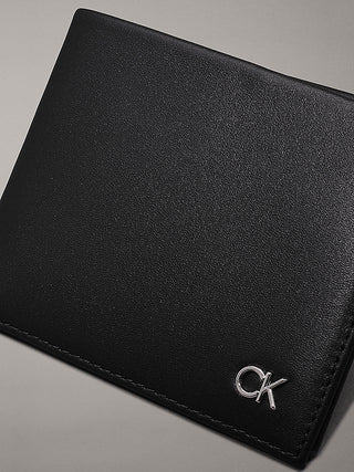 CALVIN KLEIN MEN'S 6CC METAL PLAQUE WALLET WITH LOGO K512289 BEH