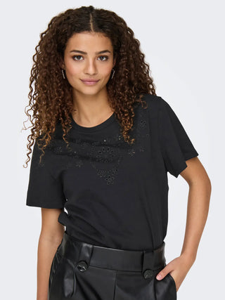 JACQUELINE DE YONG CIF T-SHIRT CON RICAMO INGLESE DONNA (COL:BLACK) 15342866 BLK