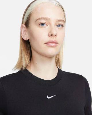 NIKE T-SHIRT DONNA CON LOGO FB2873 010