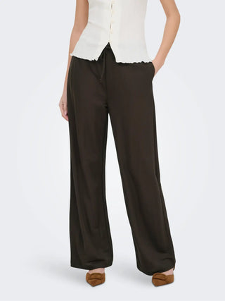 JACQUELINE DE YONG LESLIE PANTALACCIO LARGO 15374331 CCB