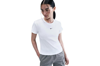NIKE T-SHIRT SPORTSWEAR DONNA CON LOGO PICCOLO HV4994 100