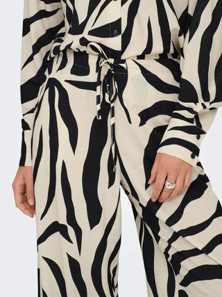 ONLY SAKURA PANTALONE FANTASIA FIORI VESTIBILITA LOOSE 15366882 BLK