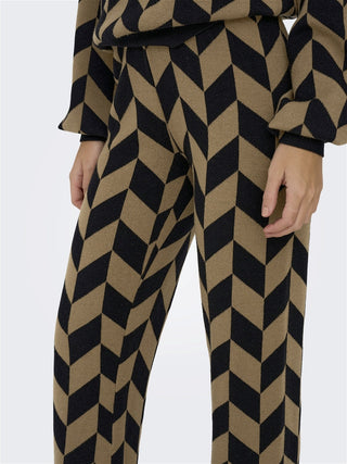 ONLY W ENYA JQ KNIT TROUSERS 15302271