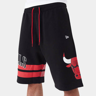 NEW ERA BERMUDA IN FELPA NBA ARCH GRAPHIC CHICAGO BULLS UOMO 60435424 001
